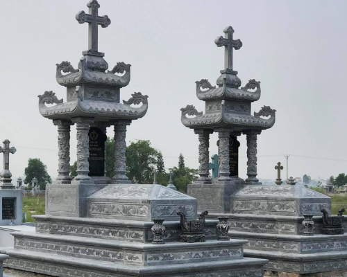 Mẫu mộ công giáo chế tác từ đá xanh đen cao cấp 