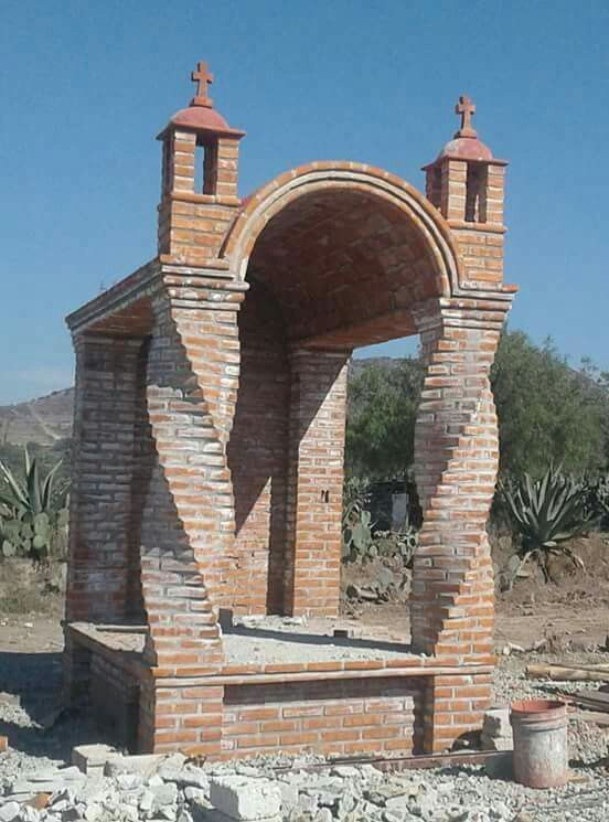 Quá trình xây lăng mộ công giáo bằng gạch 