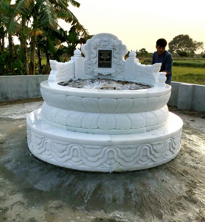 Mẫu mộ tròn chế tác từ đá trắng đẹp mỹ mãn 